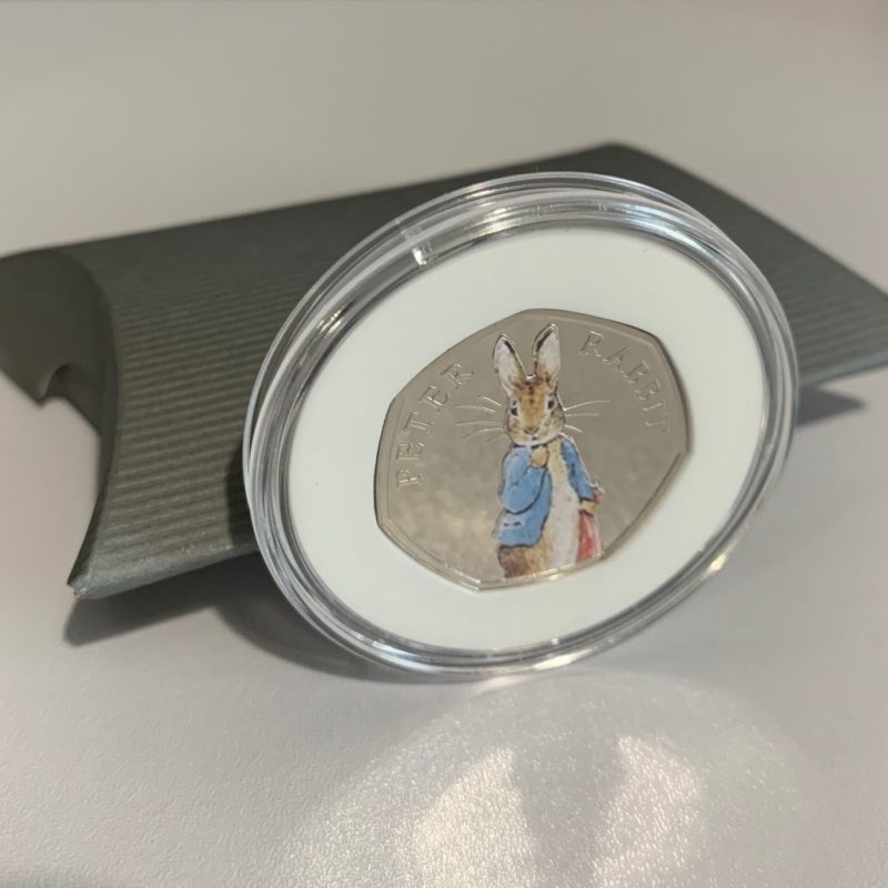 Peter Rabbit™ 2019 UK 50p Brilliant Uncirculated Coin Coloured Decal - Image 4