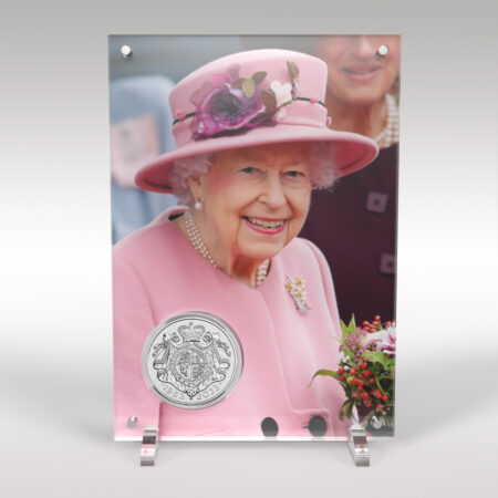The Platinum Jubilee UK £5 Coin 2022 and Acrylic Display